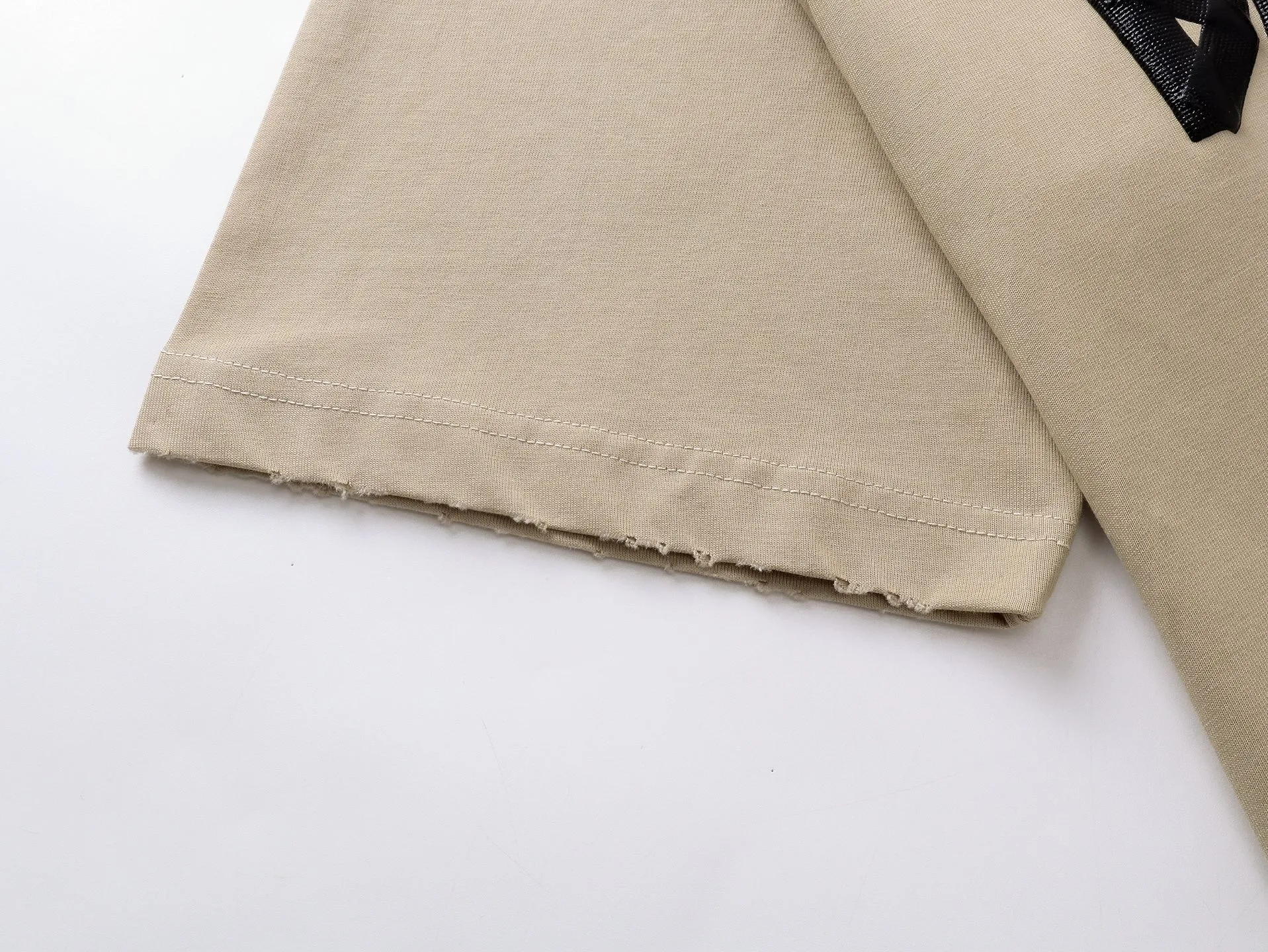 【 . Quality】BALENCI*GA/ .25ss Classic . . T . . ZP . 260 ， . ， ， 。Classic ， . ， 。 . ， 。 ， ， 。 OS . Same Style。 ：BL 253383 ： ， ，Khaki Size：XS S M L